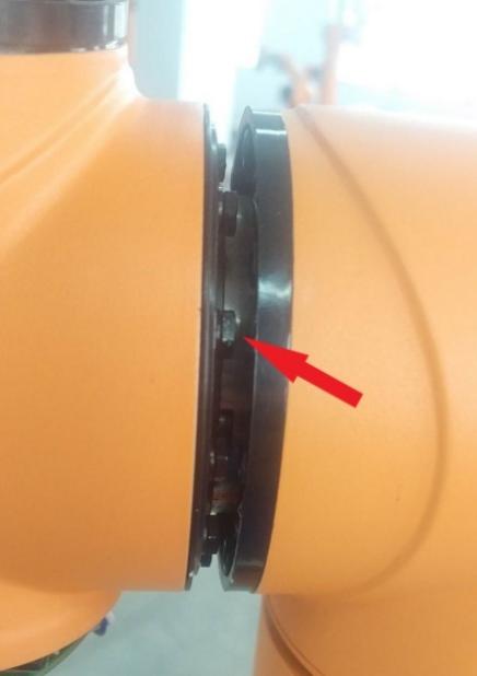 module14_j5_flange_screws_loosen.png