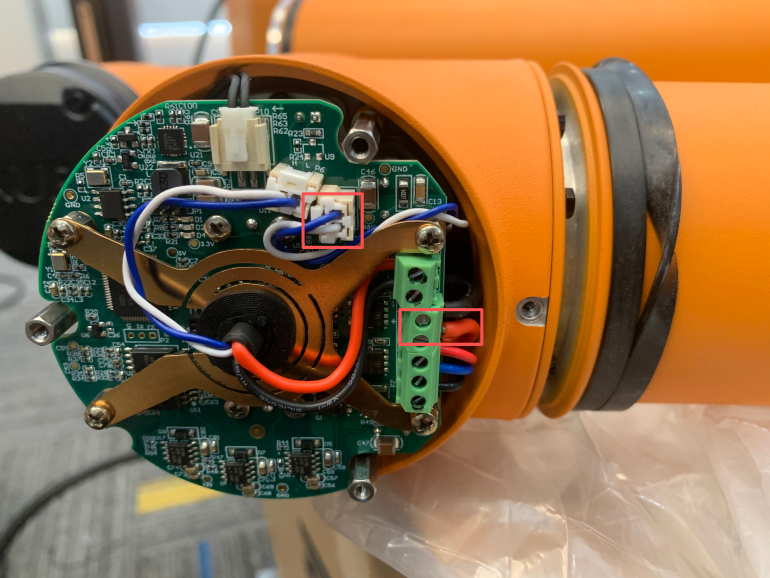 module17_j4_j5_can_terminal_disconnect.png