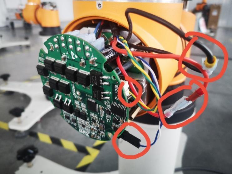module25_upper_arm_wires_connect_02.png