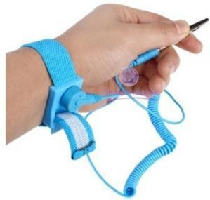 wear_anti_static_wrist_strap.png